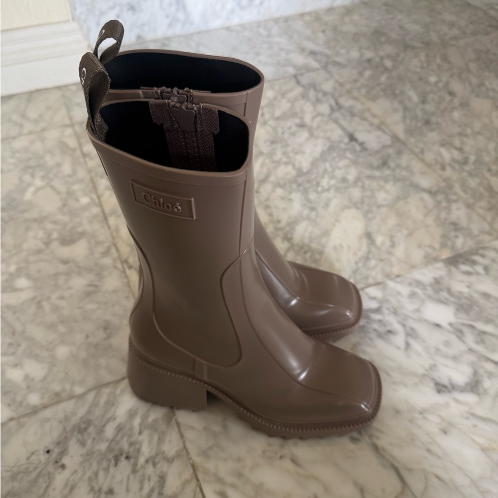 Chloe Taupe Betty Rain Boots Size 35 Women's Brown Ankle Boots